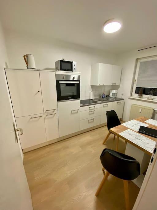 Stilvolle Ferienwohnung Mit Stellplatz Wlan Free Netflix Naehe Bahnhof Zwickau Eksteriør bilde