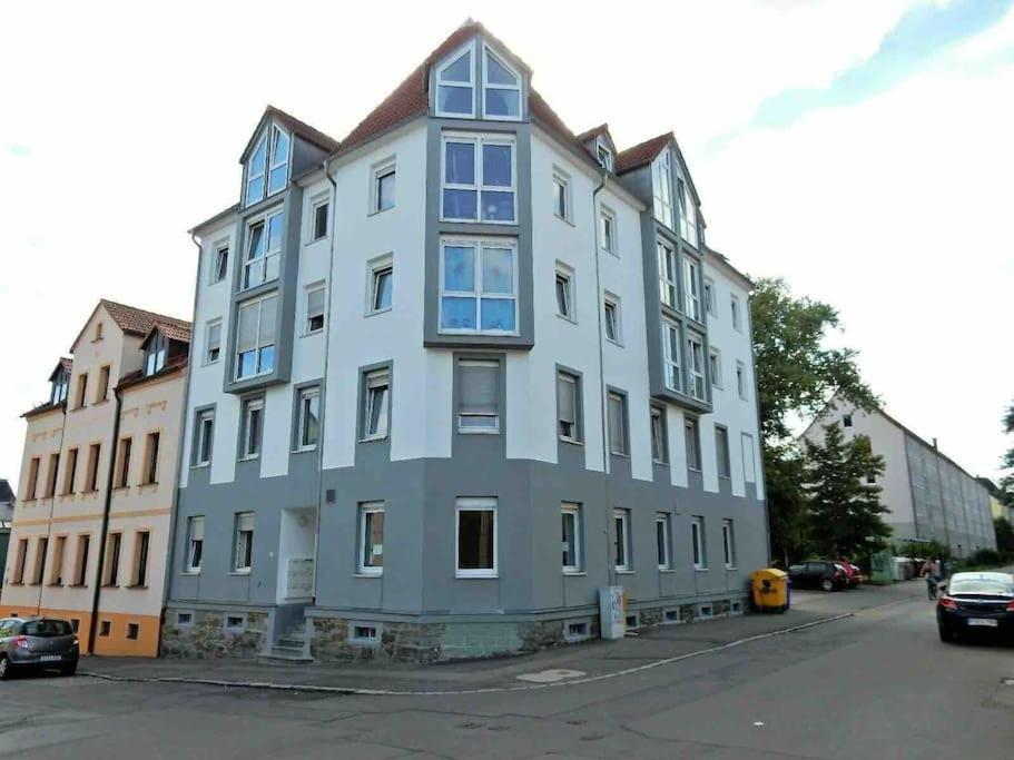 Stilvolle Ferienwohnung Mit Stellplatz Wlan Free Netflix Naehe Bahnhof Zwickau Eksteriør bilde