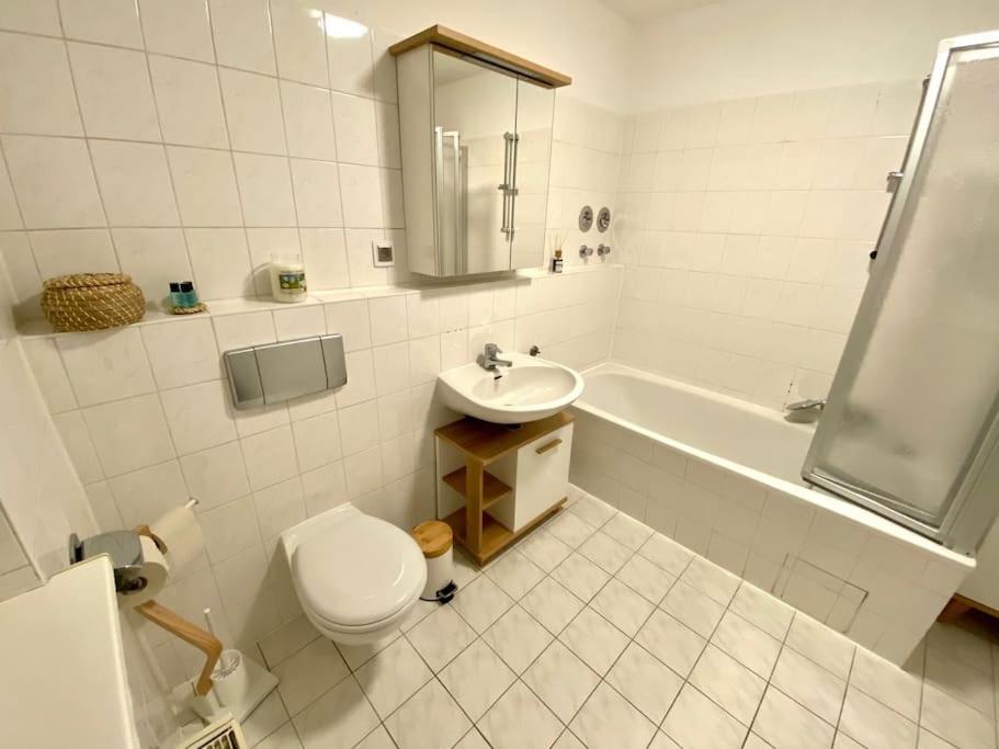 Stilvolle Ferienwohnung Mit Stellplatz Wlan Free Netflix Naehe Bahnhof Zwickau Eksteriør bilde