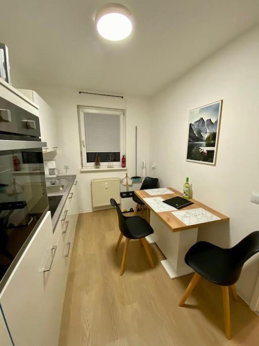 Stilvolle Ferienwohnung Mit Stellplatz Wlan Free Netflix Naehe Bahnhof Zwickau Eksteriør bilde