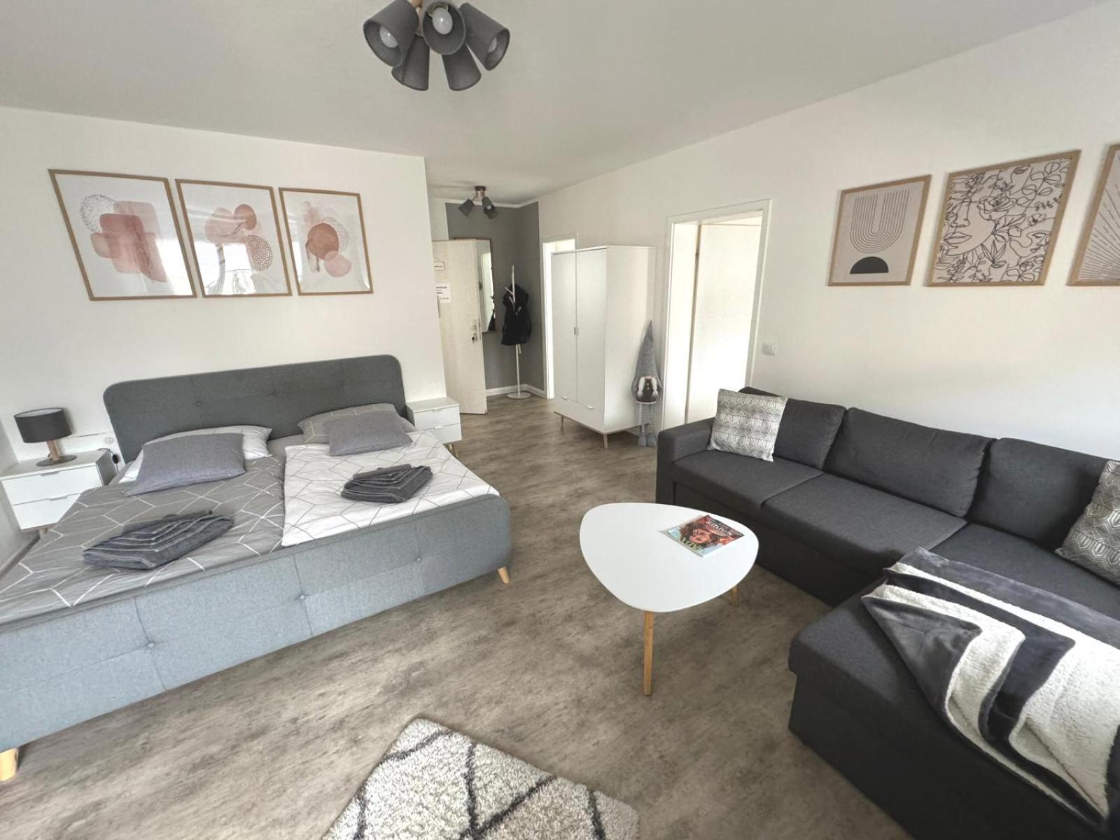 Stilvolle Ferienwohnung Mit Stellplatz Wlan Free Netflix Naehe Bahnhof Zwickau Eksteriør bilde